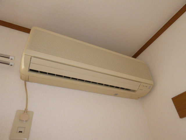 レーベン中畝Ｄの設備|エアコン
