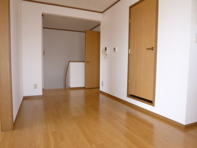 レーベン中畝Ｄの居間・リビング|リビング