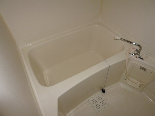 レーベン中畝Ｄの浴室|バス