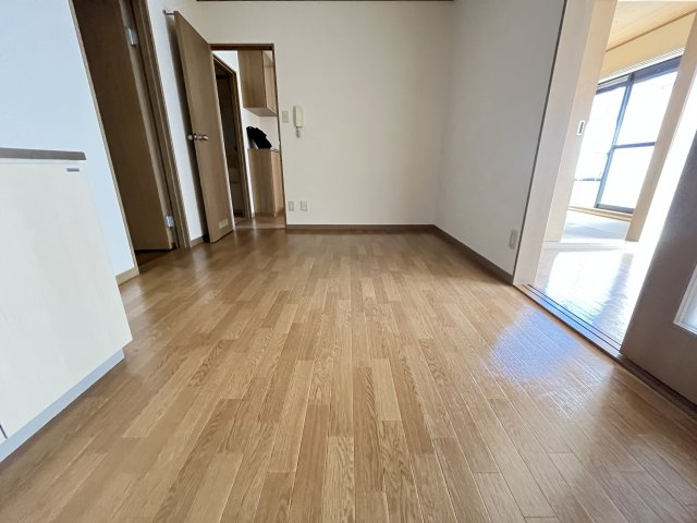 メゾンエクレールの居間・リビング