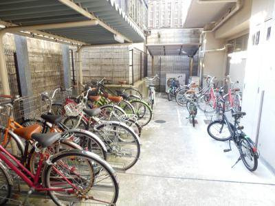 アティ今出川の駐車場|駐輪場