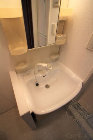 クオリス梅田の独立洗面台