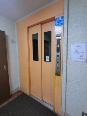 【その他共用部分】 | ネオコーポ南馬込 | お買い物時やベビーカーの出し入れに便利なエレベーター付です。