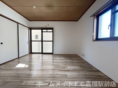 【洋室】 | ヴィヴァーチェ高槻