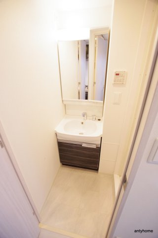 プレサンス OSAKA DOMECITY クロスティ 仲介手数料無料の洗面所