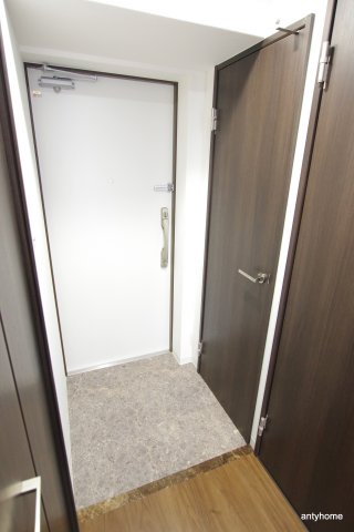 ワールドアイ阿波座パークサイド 仲介手数料無料の玄関