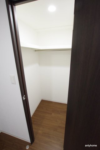 ワールドアイ阿波座パークサイド 仲介手数料無料の収納