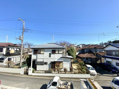 【外観】 | 大幅値下げ！【内覧可能／仲介手数料不要】MY LIFE HOME 湘南台６棟-２号棟 | この眺望・・・なんと１階リビングからの眺めです！空もクッキリ映えて外からの視線も気にならないので、窓を開けながらもくつろぐことができますね！