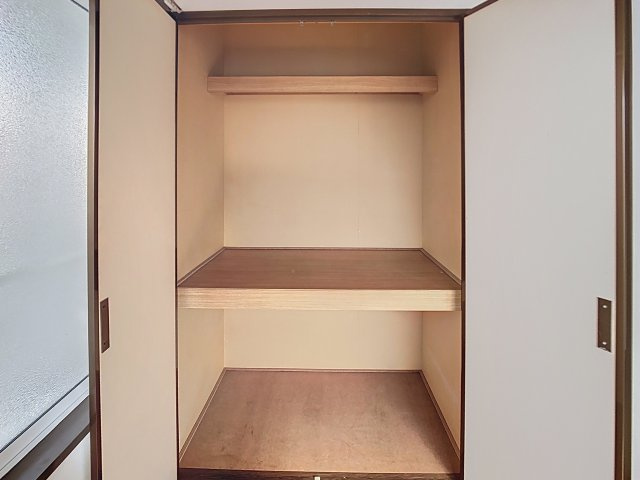 メゾンロイヤルＡの収納