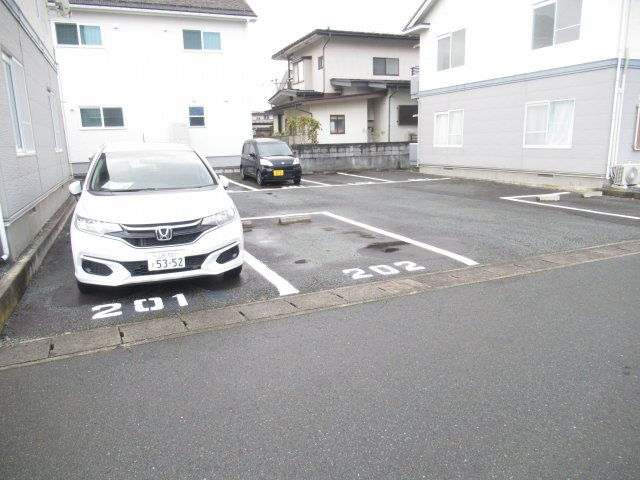 メゾンロイヤルＡの駐車場