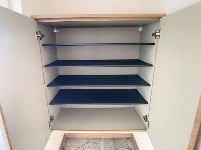 メゾンロイヤルBの玄関|シューズボックス