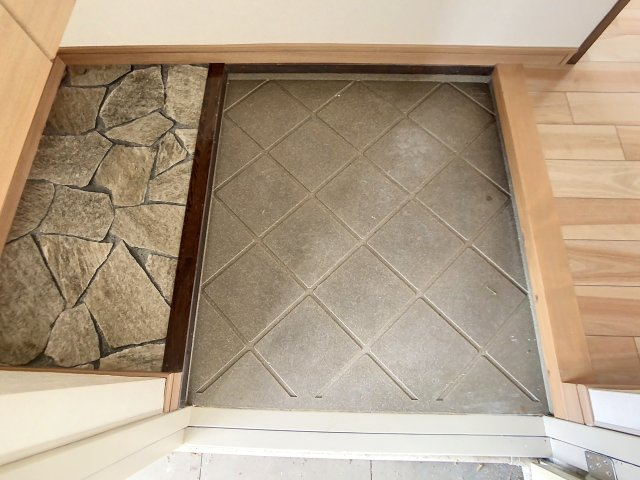 メゾンロイヤルBの玄関