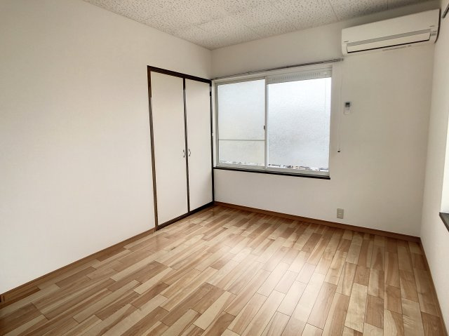 メゾンロイヤルBの洋室