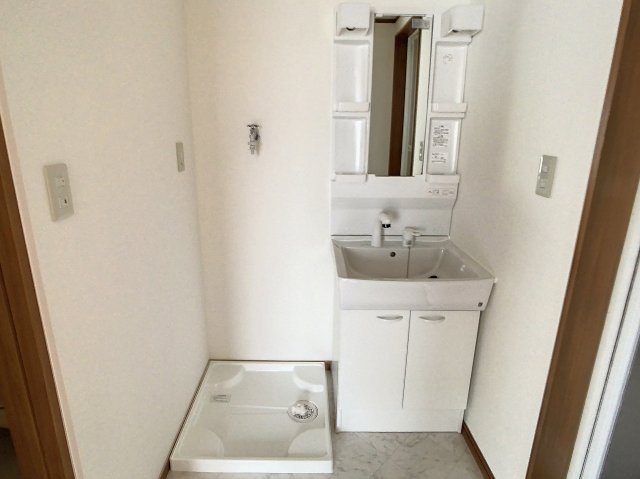 メゾンロイヤルBの独立洗面台