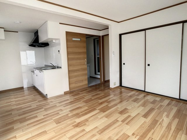 メゾンロイヤルBの居間・リビング