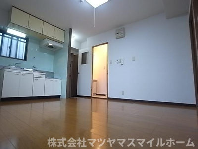 【洋室】 | メイプル河正