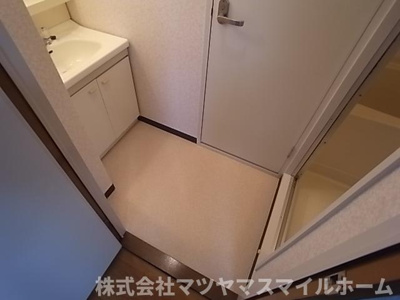 【洗面所】 | メイプル河正