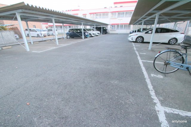 バトンルージュ　仲介手数料無料の駐車場