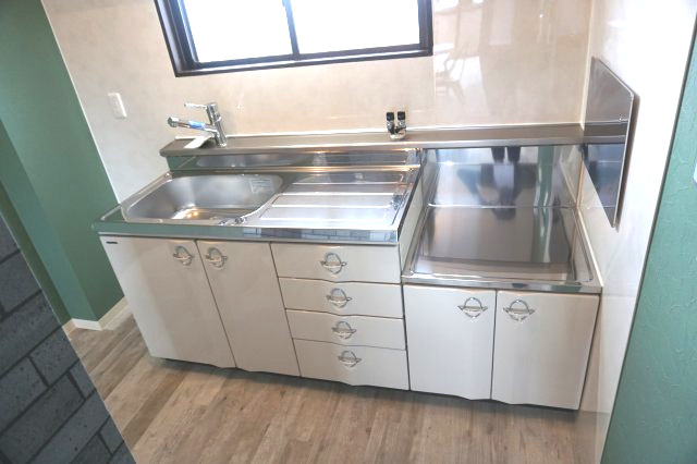 和泉市箕形町４丁目の賃貸マンションのキッチン|きれいなキッチンです