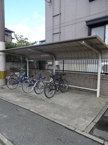 ベルメゾン鞍打【10,000円キャッシュバック対象物件】の駐車場|駐車スペースもあります