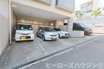 【駐車場】 | ロイヤルグレース上野東