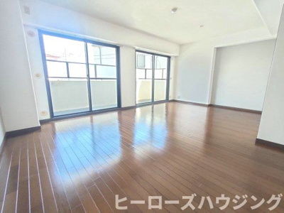 【居間・リビング】 | ロイヤルグレース上野東