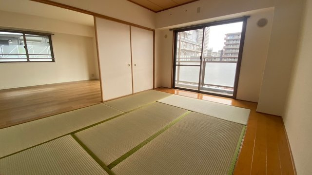 【子供部屋】 | 高槻パーク・レジデンス | 写真は同マンション別部屋