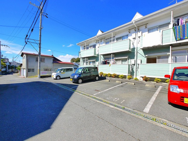 エミール指柳の駐車場|駐車場に車を止められます