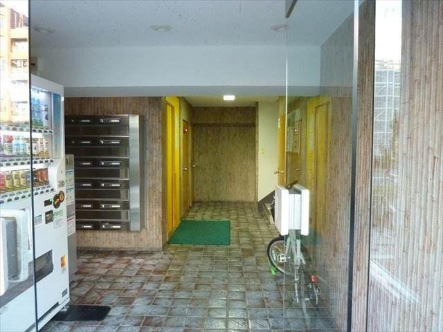 東京セントラル代々木のエントランス