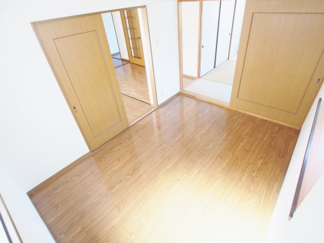 グランビューヒルズ瀬川の寝室