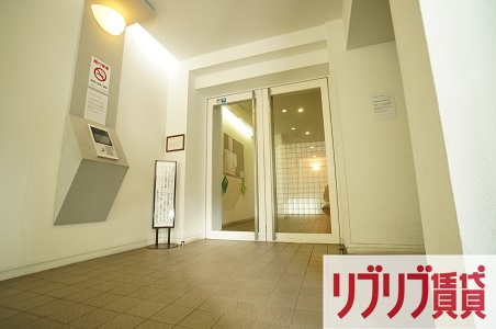 千葉本町スカイマンションのエントランス