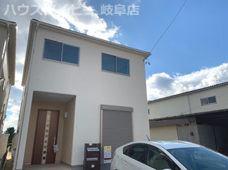 【外観】 | 羽島市福寿平方　新築建売　残り1棟　耐震等級3取得　価格1790万円　南側お庭スペースもあります。