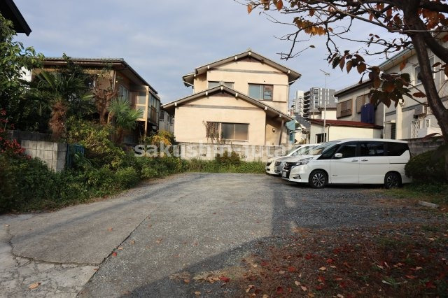 本大久保２丁目　売地　約５０坪の外観|本大久保２丁目　売地　建築条件なし　約７０．４坪　古家あり（現況引渡し）但し書道路面（舗装済）　大久保駅徒歩４分の立地