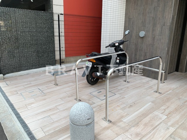 TAT LYON TIMBER TOWN（タットリヨンティンバータウン） BRAVI不動産のその他共用部分|【TAT LYON THMBER TOWN（タットリヨンティンバータウン）】バイク置場