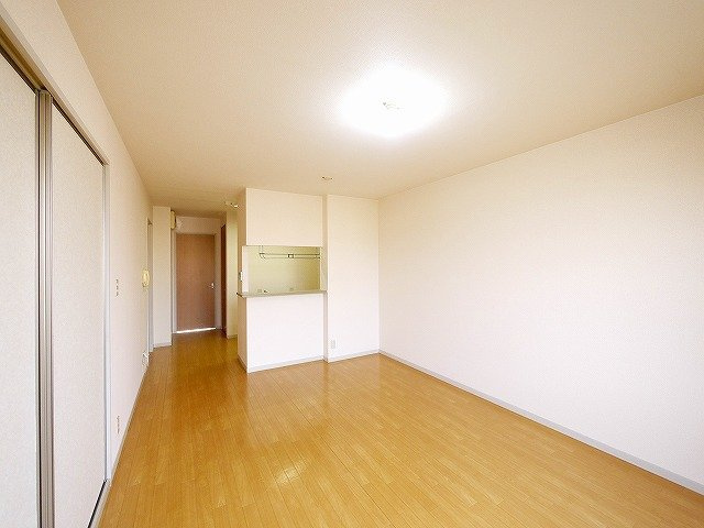 アネックスグリーンガーデンの居間・リビング|ゆったりとしたリビングです