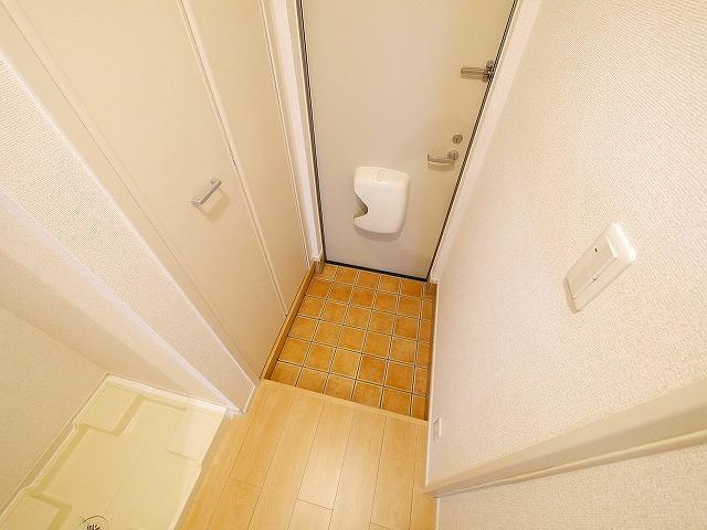 エトワール（Ｅｔｏｉｌｅ）の玄関|収納もある玄関です