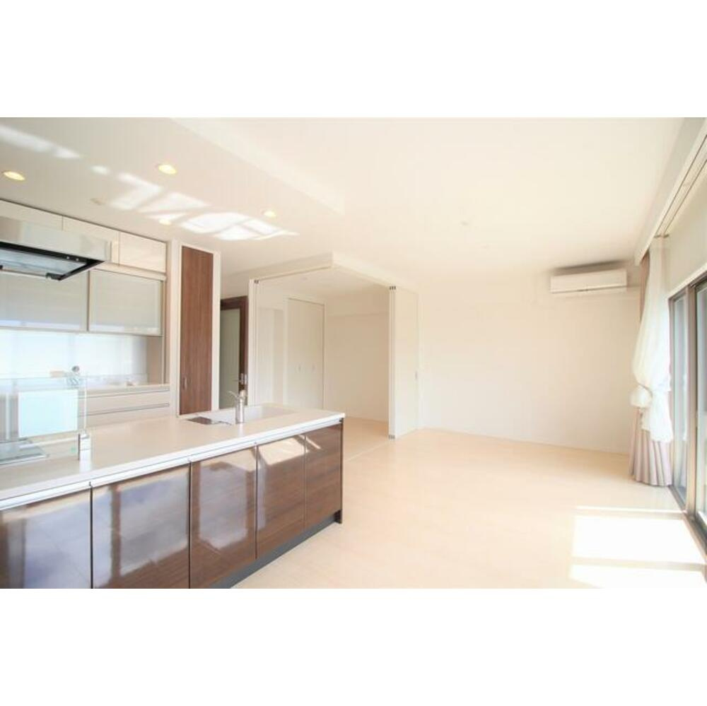 熊本市東区東町３丁目の賃貸マンションの居間・リビング