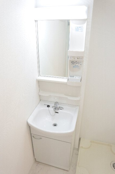【洗面所】 | サラブレッドⅡ | 生活に欠かせない独立洗面台です