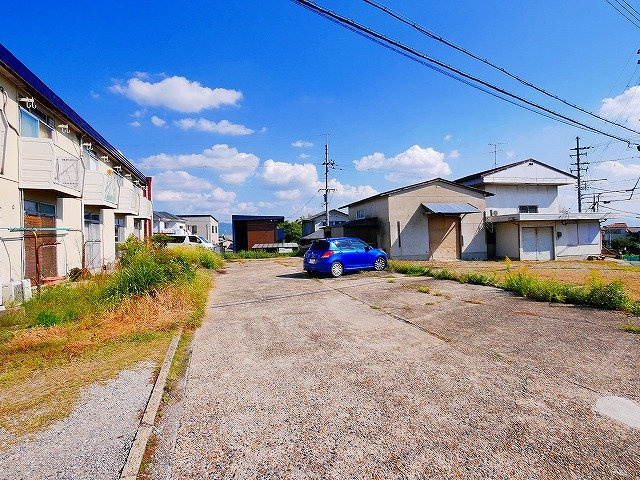 カノープス平松の駐車場