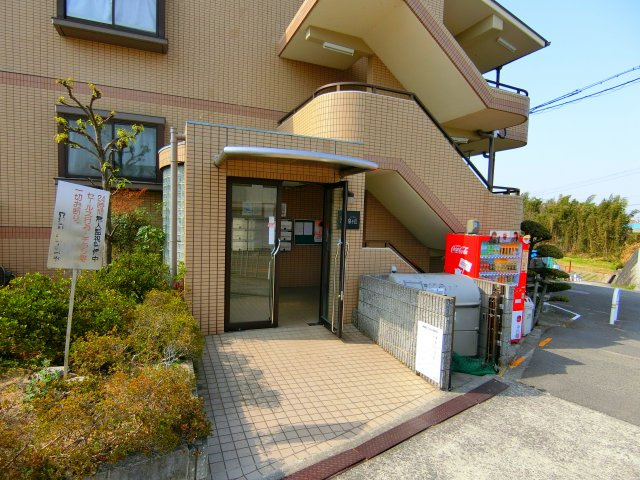 702泉ヶ丘のエントランス