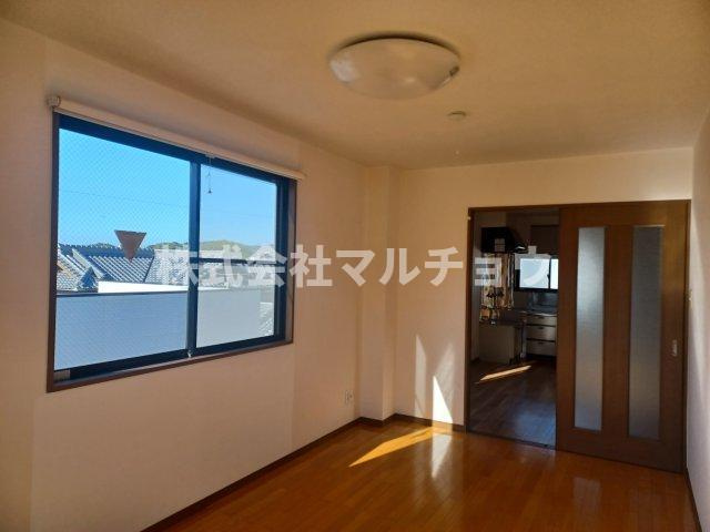 ハイツなきりの洋室|ゆったりとしたリビングです