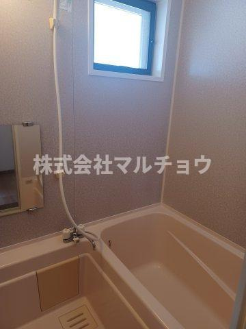 ハイツなきりの浴室|ゆったり過ごせるお風呂です