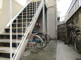 【エントランス】 | 敷地内です