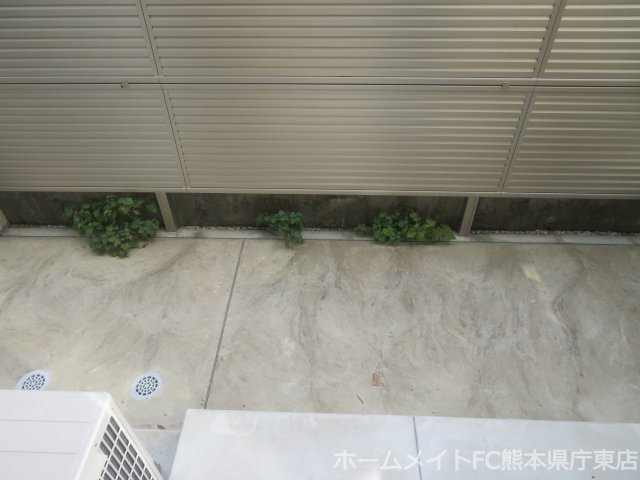 熊本市中央区内坪井町のアパートのバルコニー