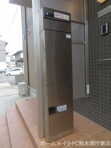 熊本市中央区内坪井町のアパートのエントランス