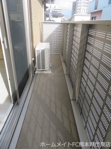 熊本市中央区内坪井町のアパートのバルコニー