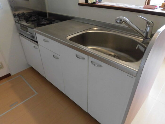 トータスモア参番館のキッチン|コンパクトなキッチンで掃除もラクラク