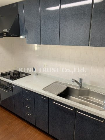 リーガル西天満Ⅱのキッチン|コンパクトなキッチンで掃除もラクラク