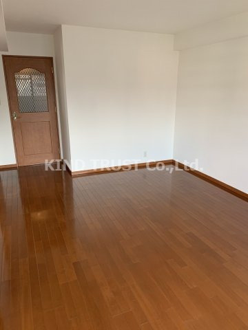 リーガル西天満Ⅱの洋室|ゆったりした洋室です