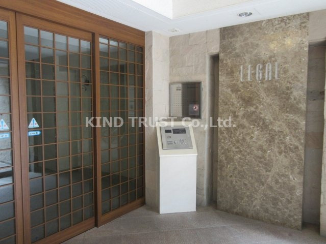 リーガル西天満Ⅱのエントランス